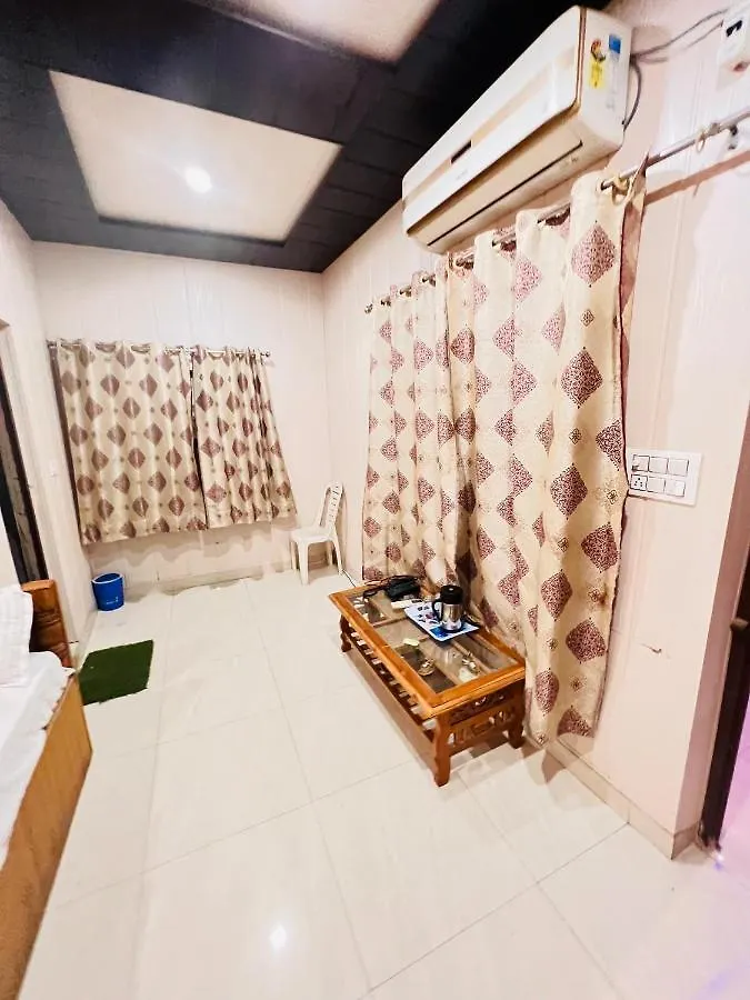 Hotel Rashmi Agra  3*, Agra (Uttar Pradesh)
